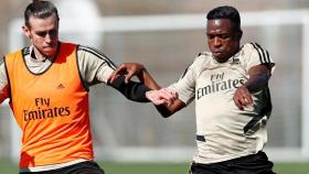 Gareth Bale y Vinicius Junior, en el entrenamiento de este domingo