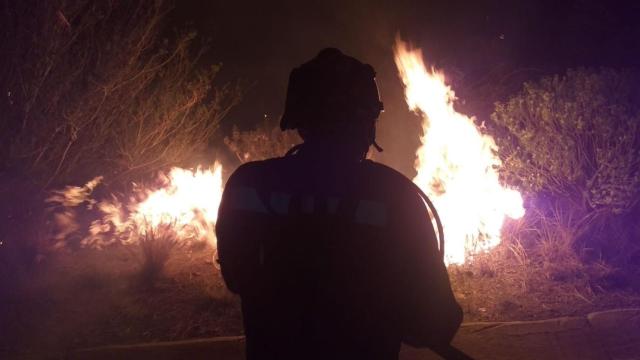 Un bombero en el incendio de Gran Canaria.