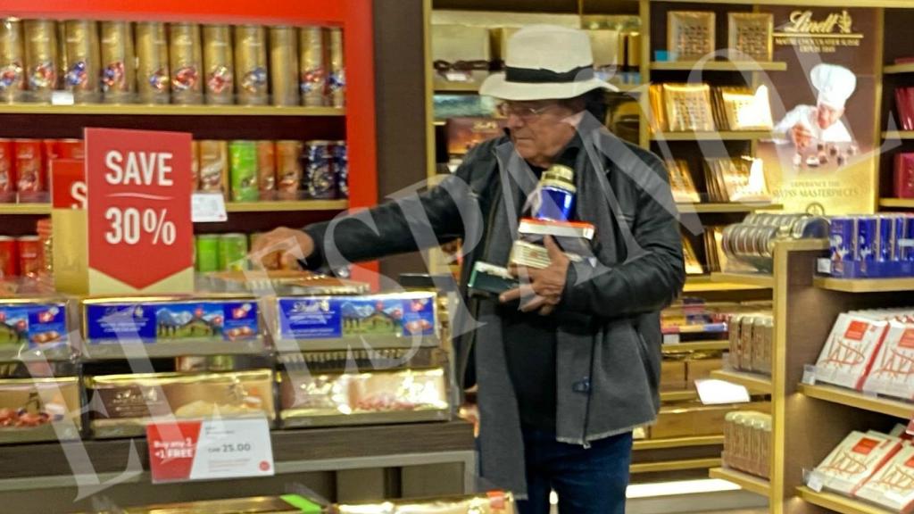 Al Bano Carrisi en el aeropuerto de Zúrich.