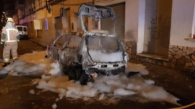 Queman el coche del portavoz de Vox en un pueblo de Girona.