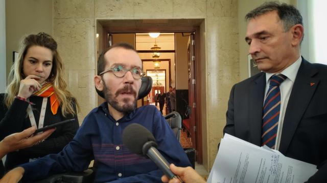 Echenique: Desde que Felipe González cobra muchísimo del Ibex opina igual que el PP