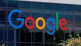 Rótulo de Google en su sede corporativa.