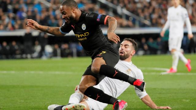 Penalti de Daniel Carvajal sobre Raheem Sterling