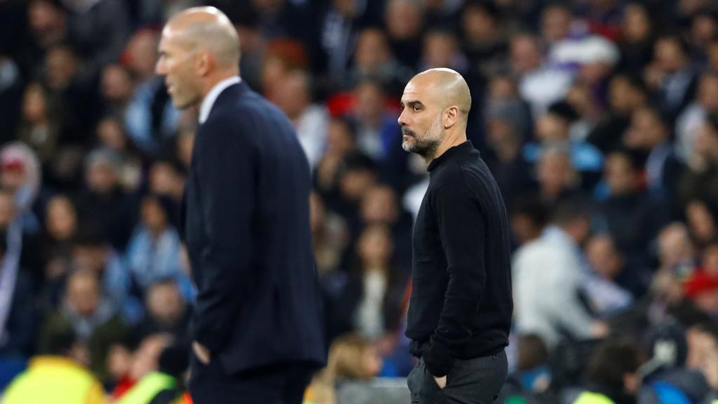 Zidane y Guardiola, dando órdenes a sus jugadores desde la banda del Santiago Bernabéu