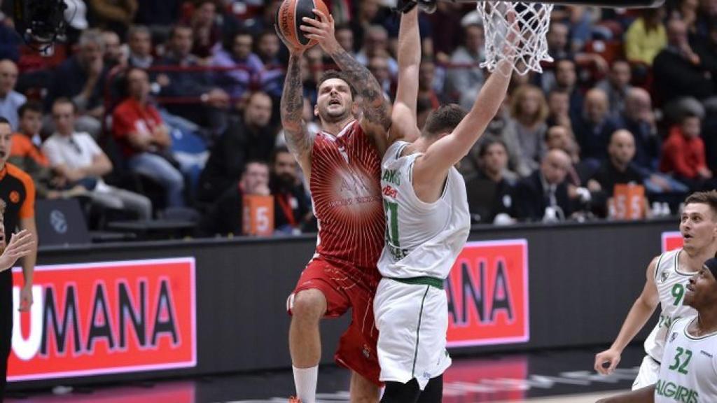 Jugador del Olimpia de Milán durante un partido