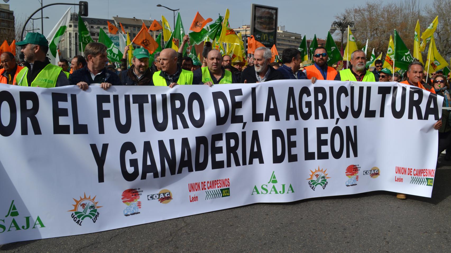 Tractorada en León 25