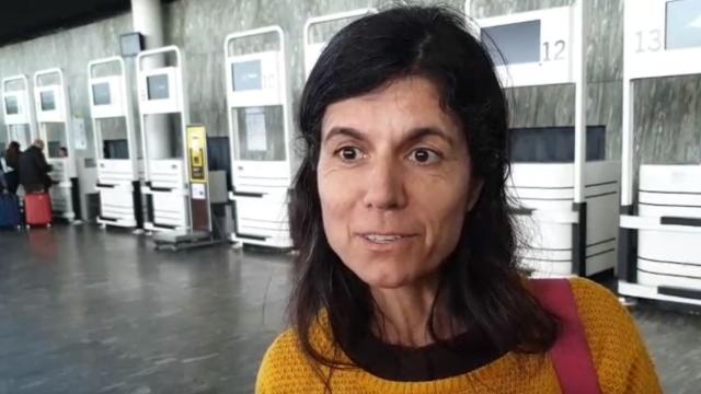 Carmen Cristóbal momentos antes de subir al avión que la llevó a Bérgamo.