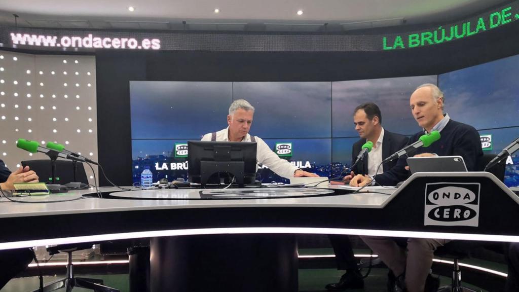 Los directivos de Accenture y Leroy Merlin en el estudio de La Brújula de Onda Cero.