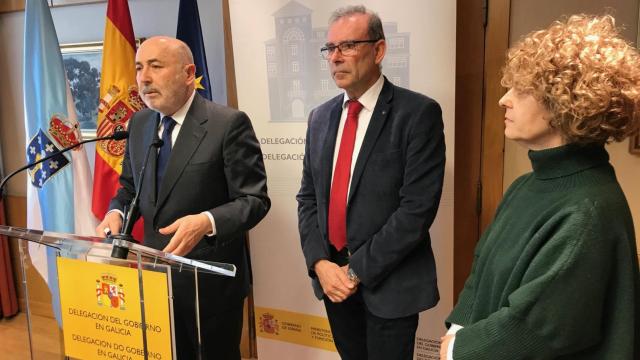 El delegado del Gobierno, Javier Losada, durante una rueda de prensa