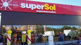 Supersol acelera su plan de reformas  y despeja los rumores de venta