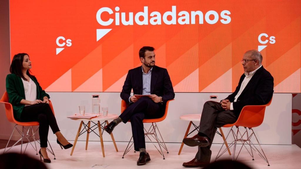 Inés Arrimadas y Paco Igea, durante el debate.