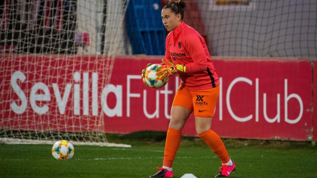 Cata Coll, durante un partido con el Sevilla