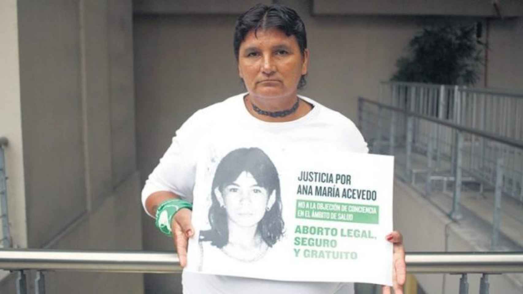 La madre de Ana María Acevedo pidiendo justicia para su hija.