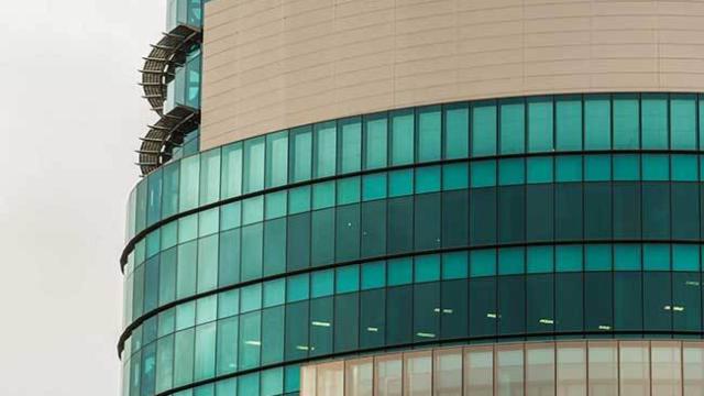EY envía a teletrabajar a sus 3.100 empleados en Madrid tras un caso de coronavirus