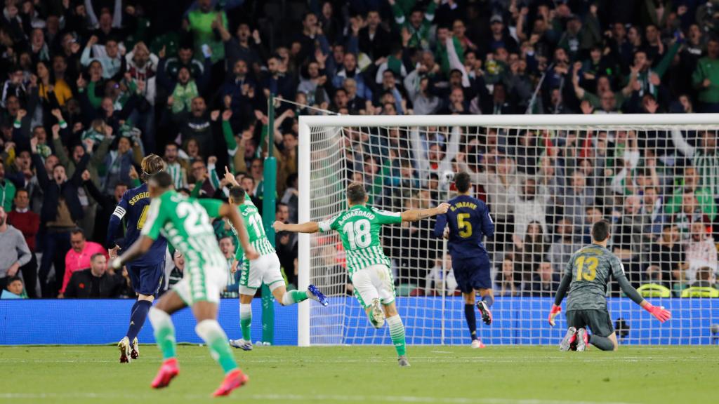 Cristian Tello marcó el gol de la victoria del Betis ante el Real Madrid (2-1)