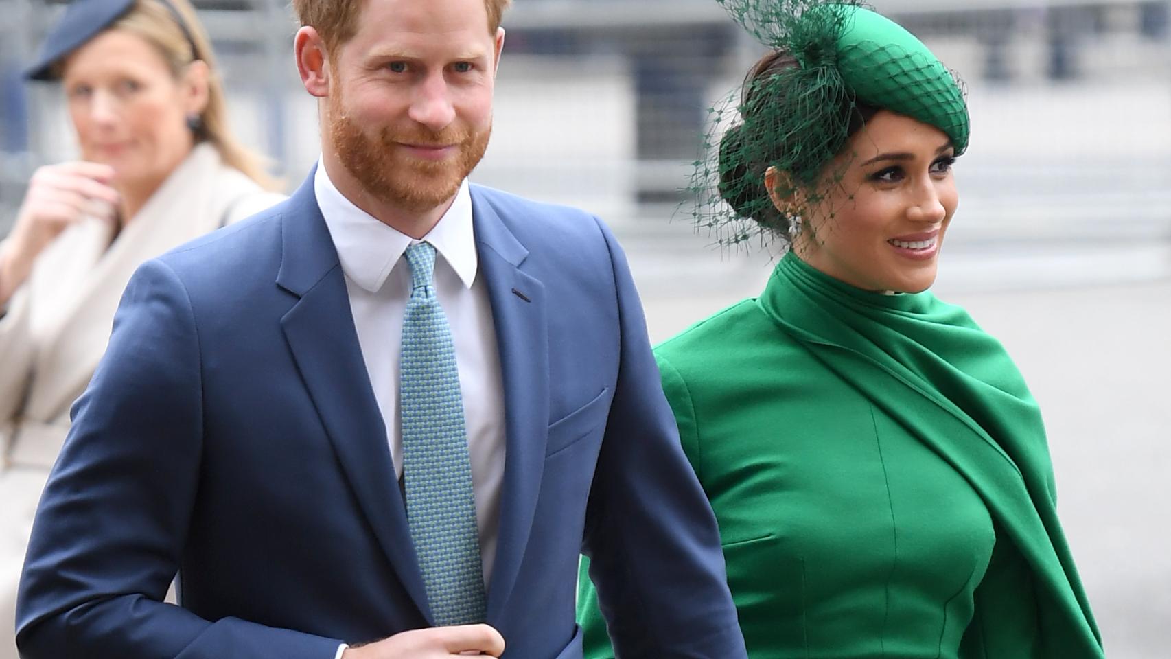 Harry y Meghan llegando al servicio religioso.