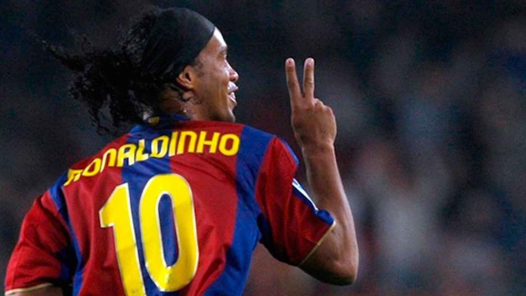 Ronaldinho durante un partido con el FC Barcelona