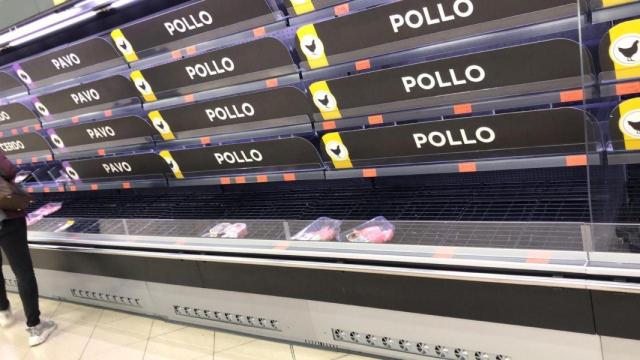 Muchas estanterías de supermercados se han vaciado durante estas semanas por el coronavirus.