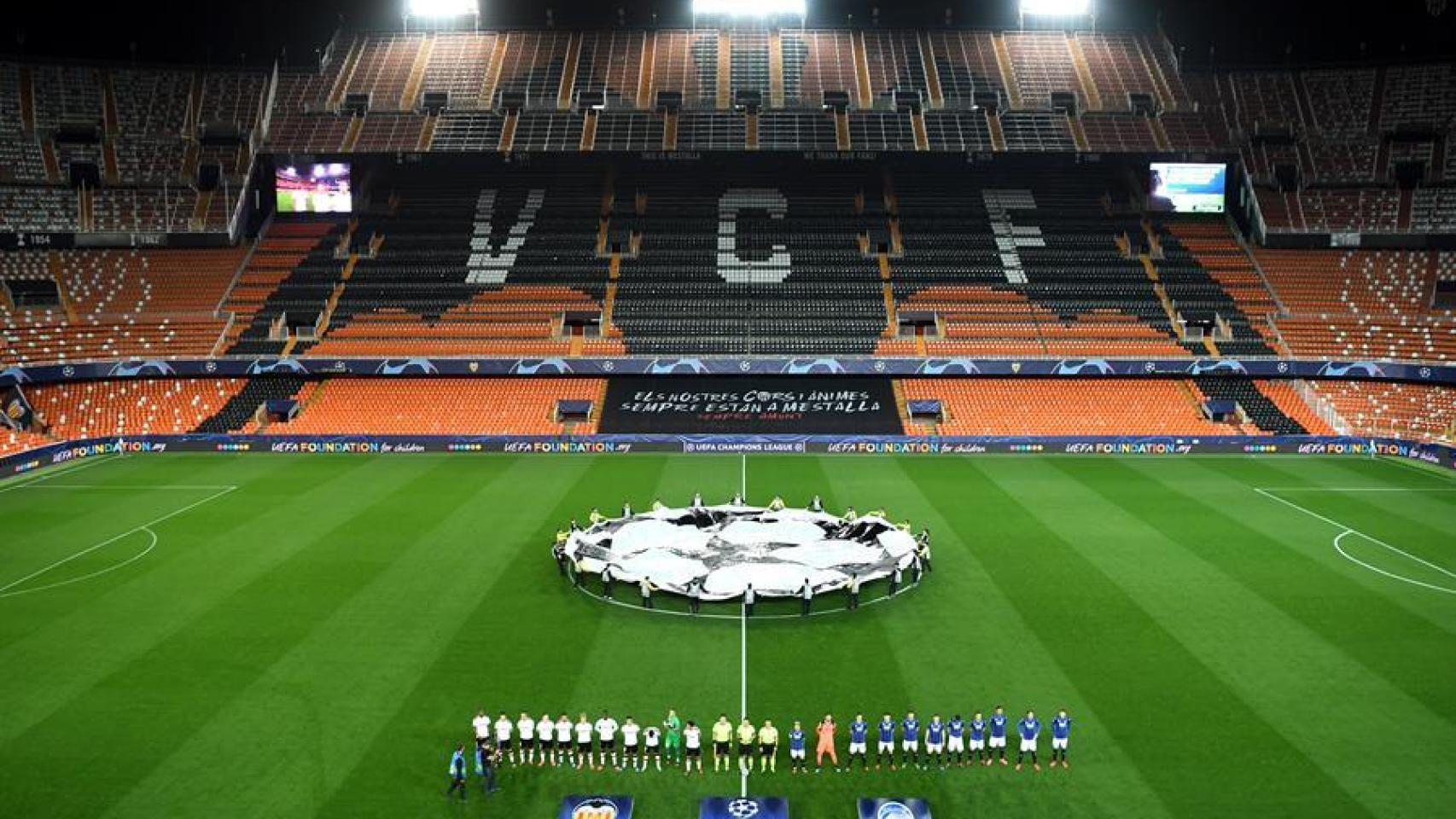 Los 22 protagonistas en el Valencia - Atalanta de la Champions League en un Mestalla vacío