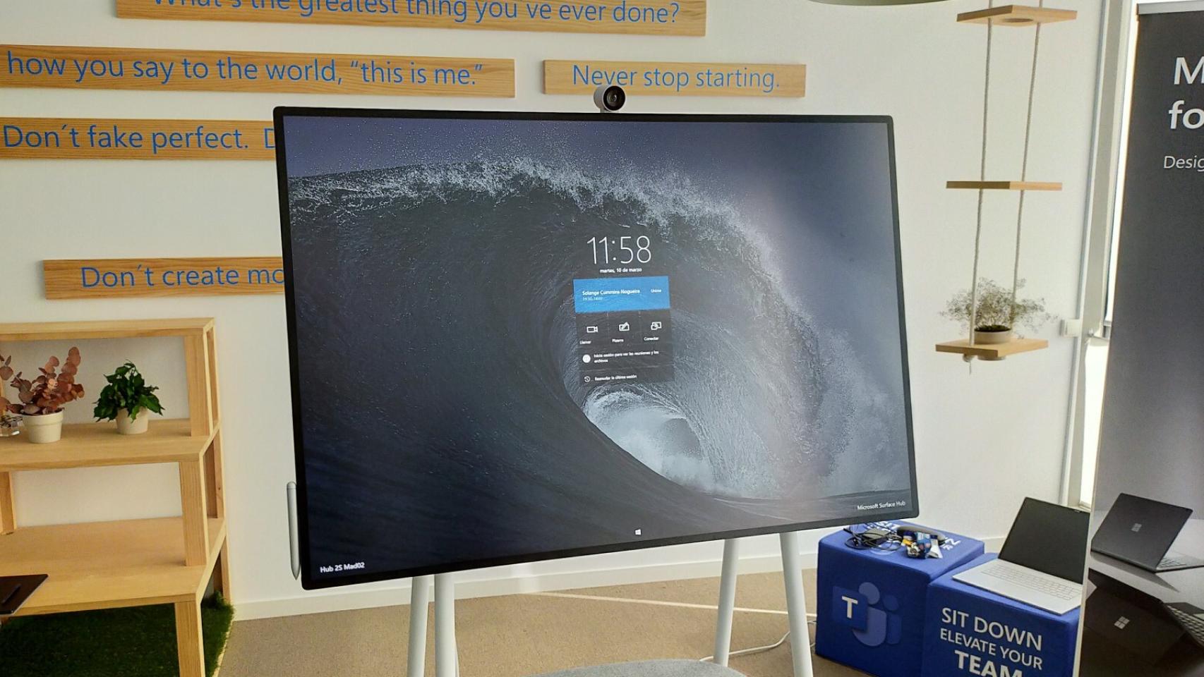 Surface Hub 2S