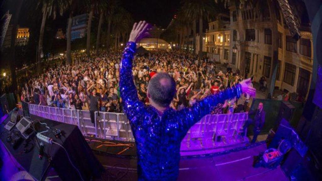 El Atlantic Pride de A Coruña calienta motores con una fiesta de presentación solidaria