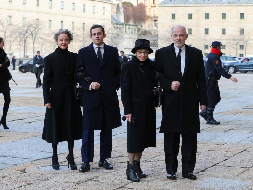 Carla Royo-Villanova, Mirko Sajonia-Coburgo, Margarita Gómez-Acebo y Kubrat de Bulgaria.