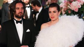 Carlota Casiraghi y el productor Dimitri Rassam en el Baile de la Rosa en 2018.