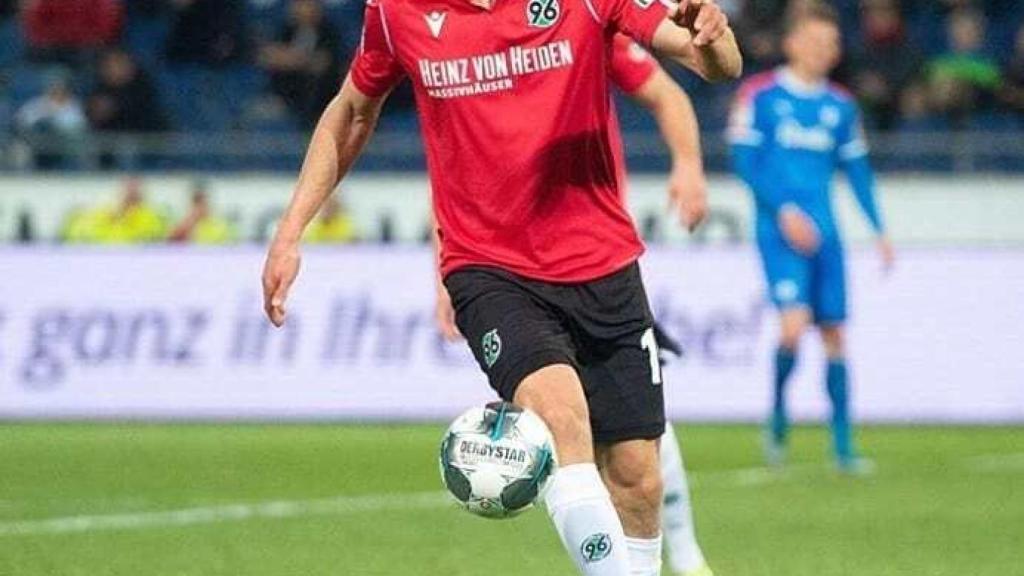 Timo Hübers, jugador del Hannover 96