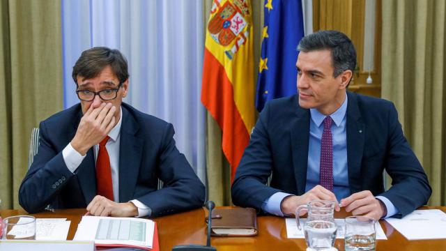 El ministro de Sanidad, Salvador Illa, y el presidente del Gobierno, Pedro Sánchez.