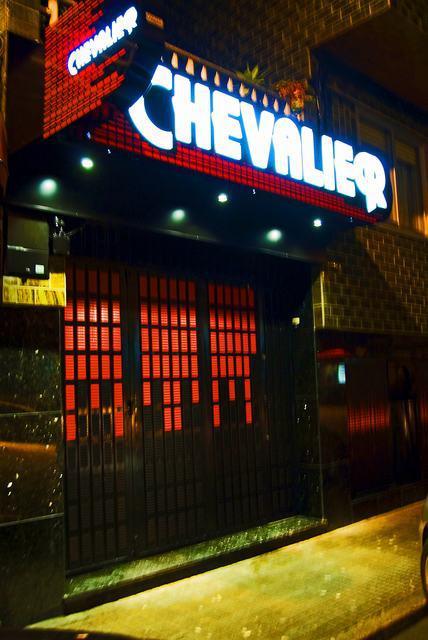 Entrada de la discoteca Chevalier (Fuente: FB Chevalier)