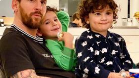 Messi, con sus hijos en casa