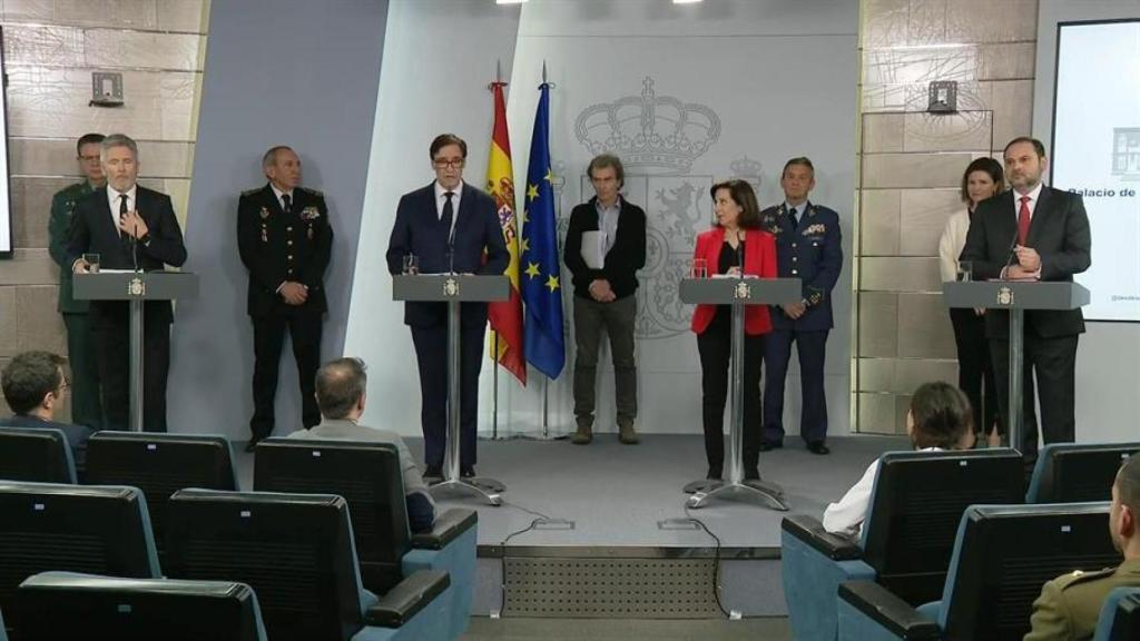 Fernando Grande-Marlaska (Interior), Salvador Illa (Sanidad), Margarita Robles (Defensa) y José Luis Ábalos (Transportes), en una rueda de prensa.