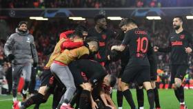 Los jugadores del Atleti celebrando un gol ante el Liverpoo