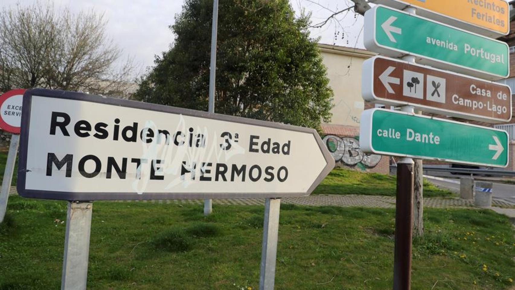 Entrada a la residencia Monte Hermoso, en Madrid.