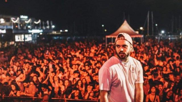 Fernández durante su actuación en la Fiesta del Agua.