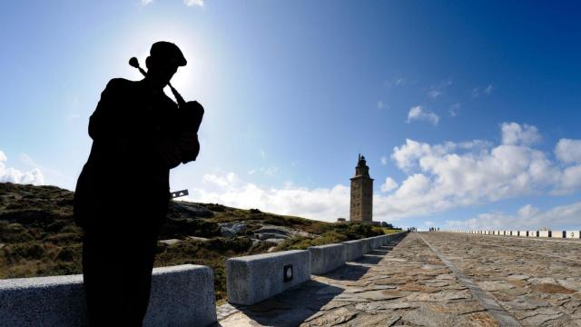 VÍDEO: ‘A Carolina’ al son de una gaita para animar el confinamiento en A Coruña