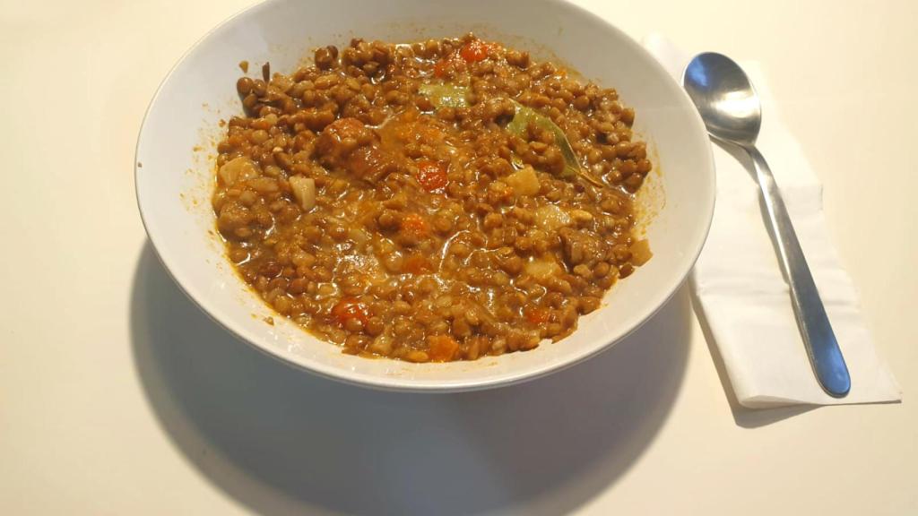 Fotografía de lentejas con chorizo, plato que a Manu Tenorio le recuerda a su infancia.