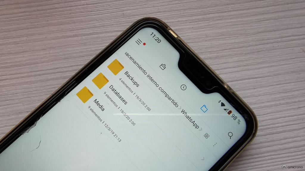 Carpeta de WhatsApp en móvil Xiaomi.
