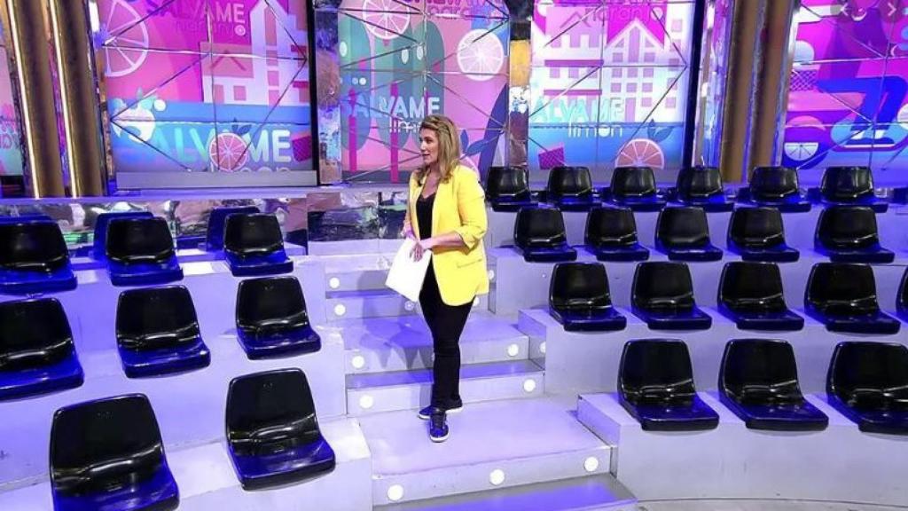 Carlota anunciando la medida preventiva de presentar sin público.