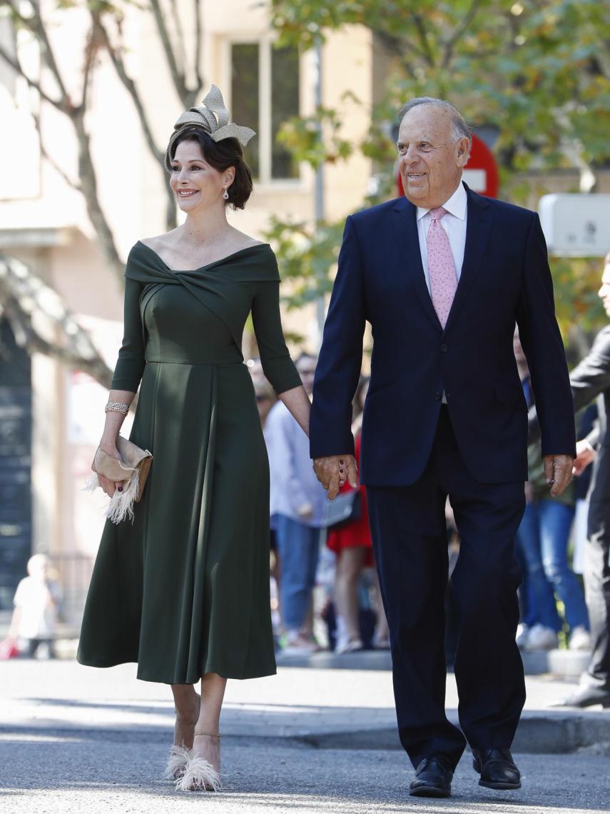 Carlos Falcó y Esther Doña en la boda de Fernando Fitz-James y Sofía Palazuelo.