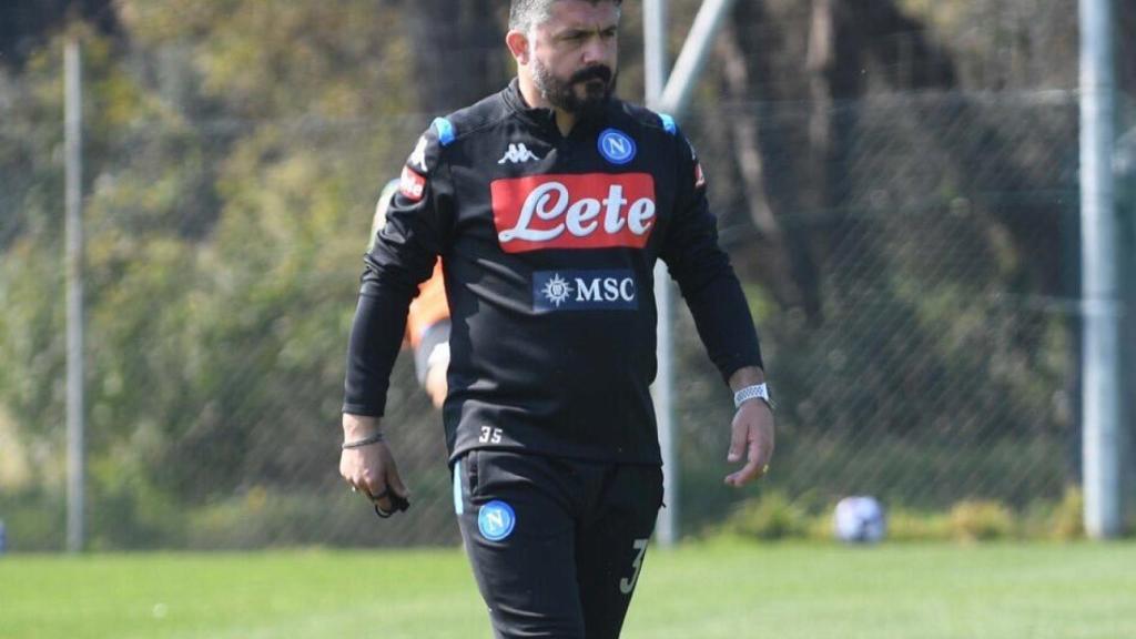 Gennaro Gatusso en un entrenamiento con el Nápoles