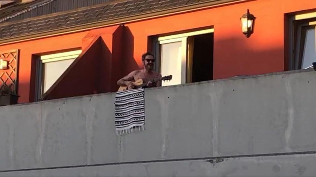 Edu Calvario desde su terraza del Temple