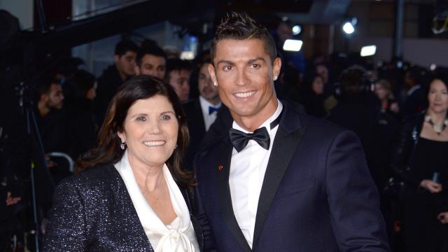 Dolores Aveiro junto a Cristiano Ronaldo en una imagen de archivo.