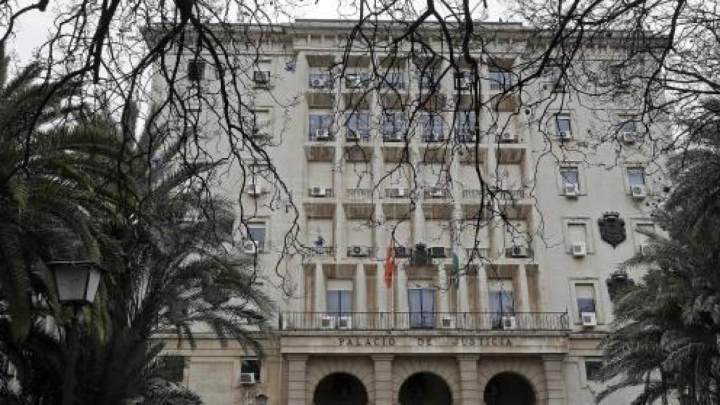 Fachada de la Audiencia de Sevilla.