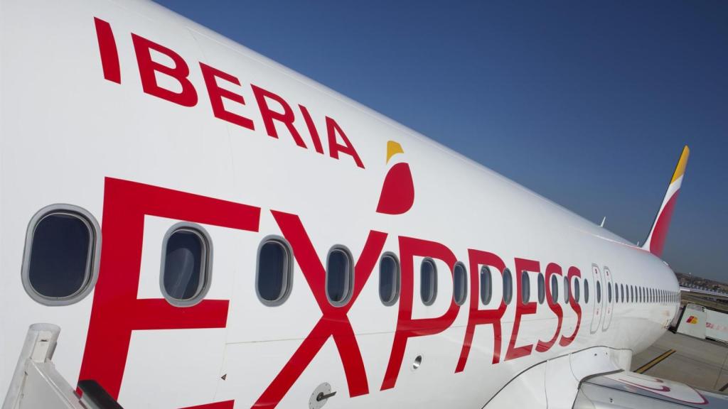 Iberia Express cancela el Santiago-Madrid de ida y vuelta los días 28, 29 y 30 de agosto