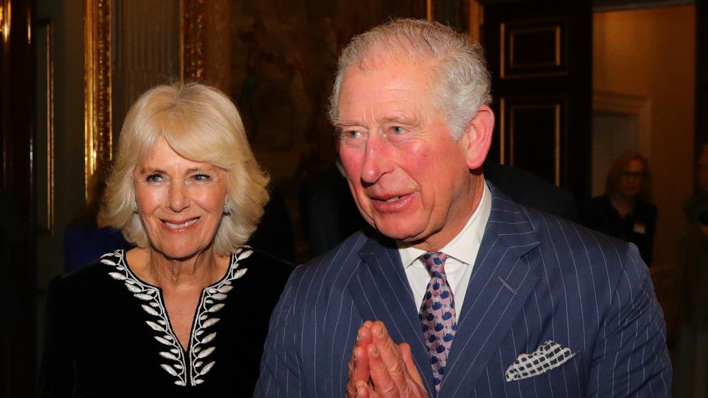 El príncipe Carlos ha asegurado que él y la duquesa piensan en todos los que han perdido a alguien cercano por el coronavirus.