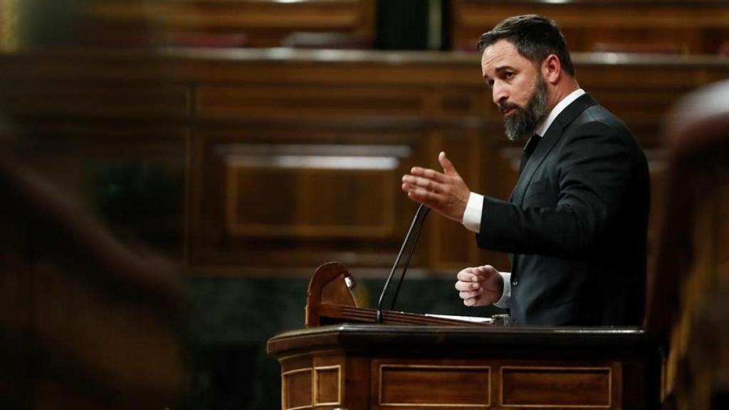 Santiago Abascal se dirige a Sánchez durante su última intervención en el Congreso.