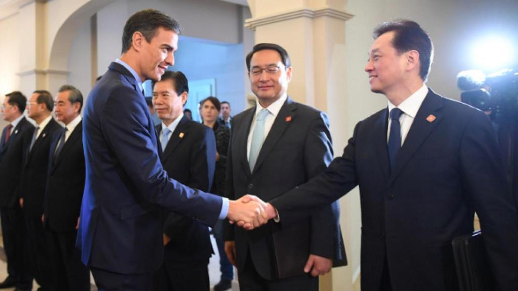 Sánchez en Moncloa durante un acto por la visita del presidente chino de Xi Jinping en 2018