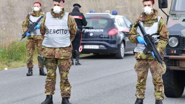 Control del ejército en la ciudad de Nerola, cerca de Roma