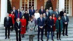 El Gobierno al completo en las escaleras de Moncloa.